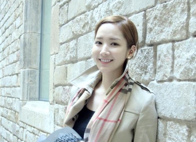 Park Min Young quá bận rộn để yêu
