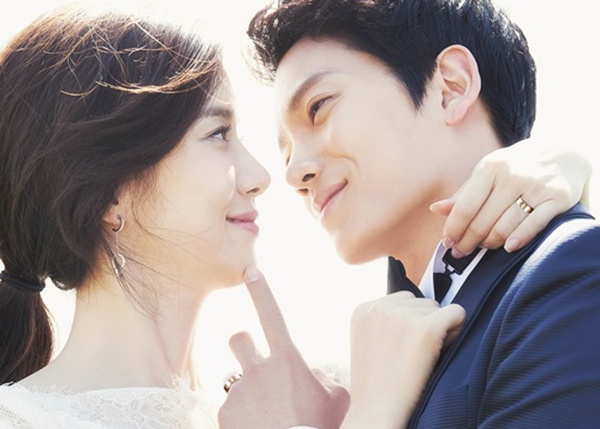 Lee Bo Young hy vọng 'gia chủ' của cô sẽ trở về 'toàn vẹn' sau bộ phim 'Kill Me Heal Me'