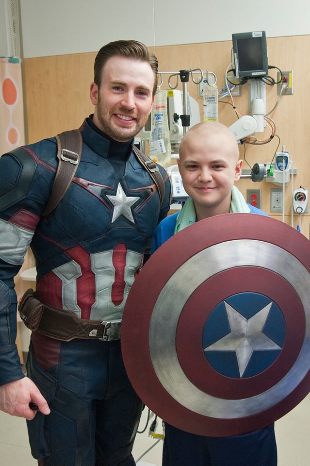 Captian America và Star Lord bất ngờ xuất hiện tại bệnh viện