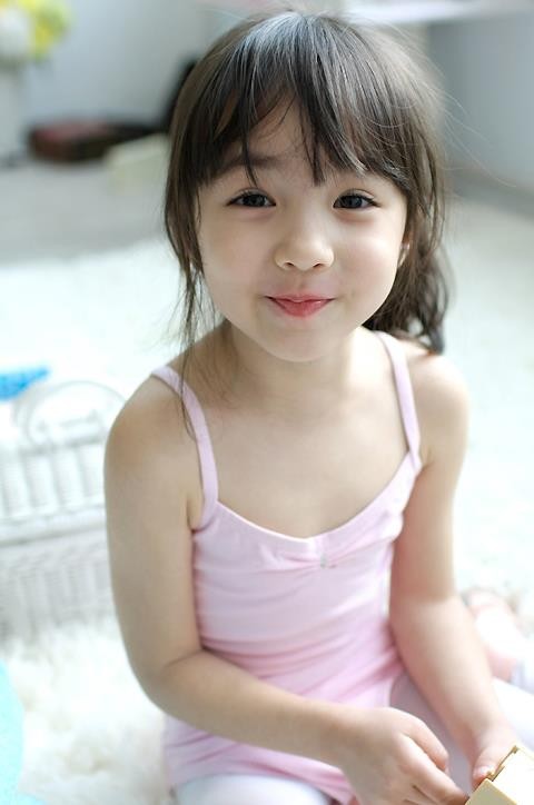 Những thiên thần lai là 'báu vật nhan sắc' của showbiz Hàn Quốc