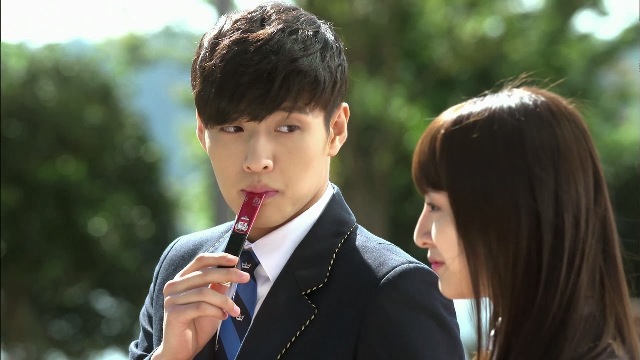 Kang Ha Neul cân nhắc việc 'nên duyên' với Park Shin Hye