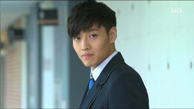 Kang Ha Neul cân nhắc việc 'nên duyên' với Park Shin Hye