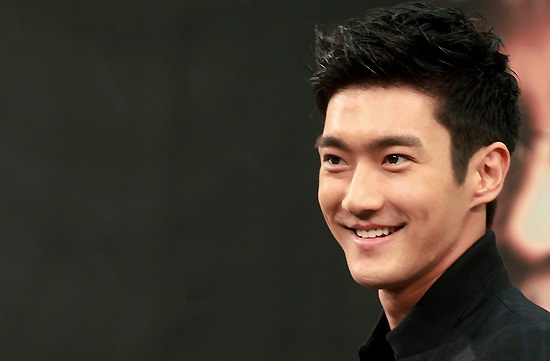 “Chán” ca hát ở Hàn Quốc, các sao K-pop “đá sân” sang màn ảnh Trung Hoa