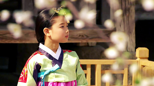 Vẻ đẹp của 'Thiên thần màn ảnh Hàn' Kim Yoo Jung