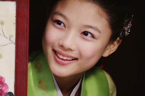 Vẻ đẹp của 'Thiên thần màn ảnh Hàn' Kim Yoo Jung