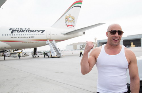 'Fast & Furious 7' ra mắt máy bay Boeing 777 riêng