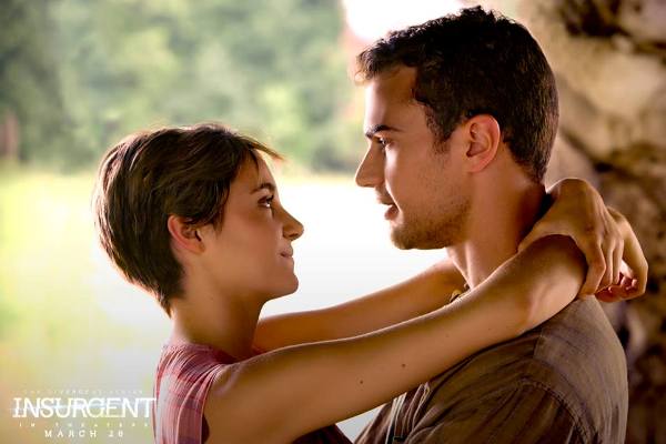 Mỹ nam “Insurgent” phải uống say túy lúy khi đóng cảnh nóng