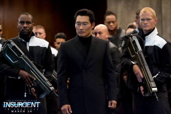 Mỹ nam “Insurgent” phải uống say túy lúy khi đóng cảnh nóng