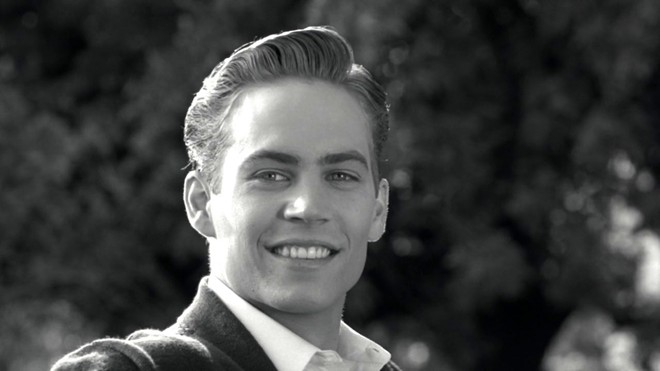 Khi tham gia bộ phim Pleasantville bên cạnh Tobey Maguire và Reese Witherspoon, Paul Walker đang ở tuổi 25.
