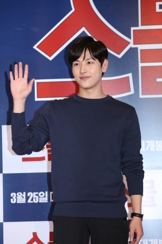 'Gia đình' The Heirs rủ nhau ủng hộ phim của Kim Woo Bin