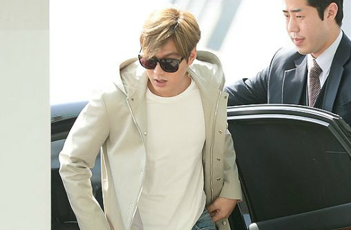 Lee Min Ho trẻ trung, lịch lãm tại sân bay đến Hong Kong