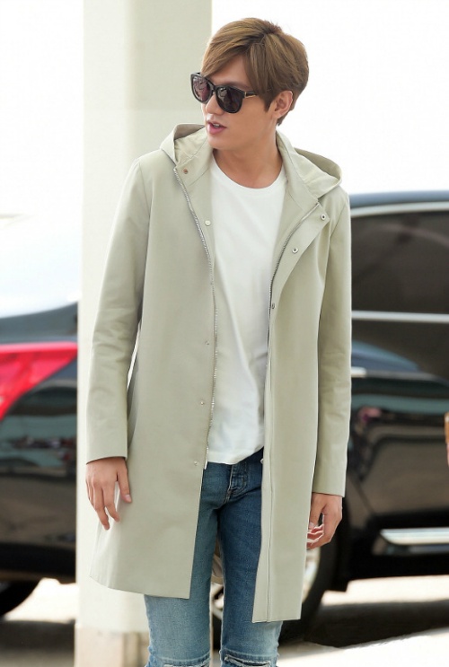 Lee Min Ho trẻ trung, lịch lãm tại sân bay đến Hong Kong
