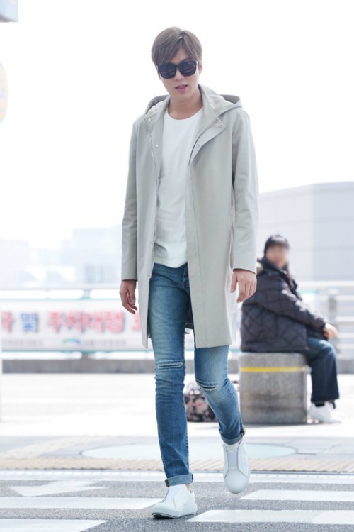 Lee Min Ho trẻ trung, lịch lãm tại sân bay đến Hong Kong