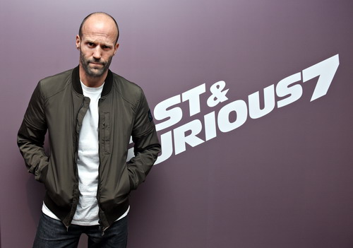 Vin Diesel, Jason Statham thích thú khi đội nón lá Việt Nam