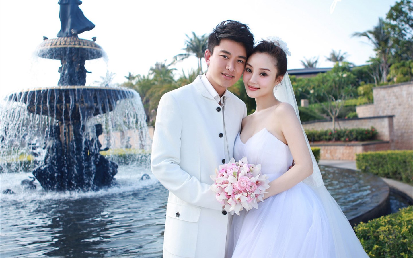 10 cặp vợ chồng 'yêu nhau từ cái nhìn đầu tiên' khiến fan ganh tỵ