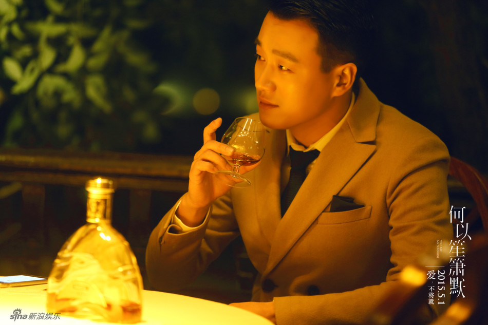 Dương Mịch không dám nhìn mặt ai vì mặc đồ nữ sinh quyến rũ Huỳnh Hiểu Minh