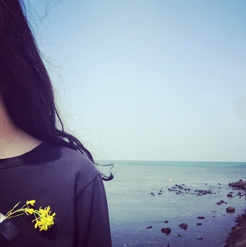 Lee Min Ho, Park Shin Hye, Kim Woo Bin và nhiều nghệ sĩ tưởng niệm 1 năm tai nạn phà Sewol