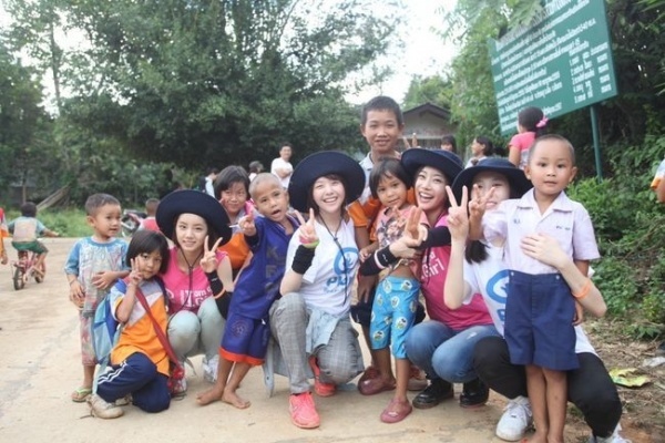 Cảm động với câu chuyện của các nghệ sĩ có 'trái tim nhân hậu'