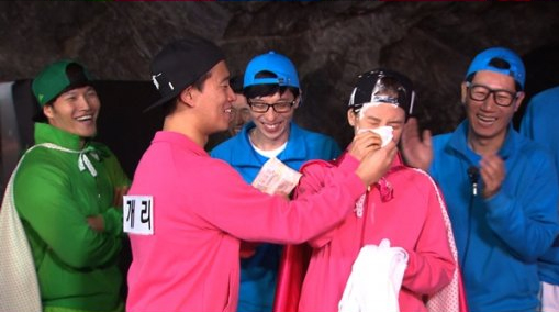 Khán giả 'đứng ngồi không yên' với khoảnh khắc của 'cặp đôi thứ hai' trên Running Man