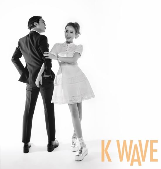 Vợ chồng HaHa đáng yêu trên tạp chí K-Wave