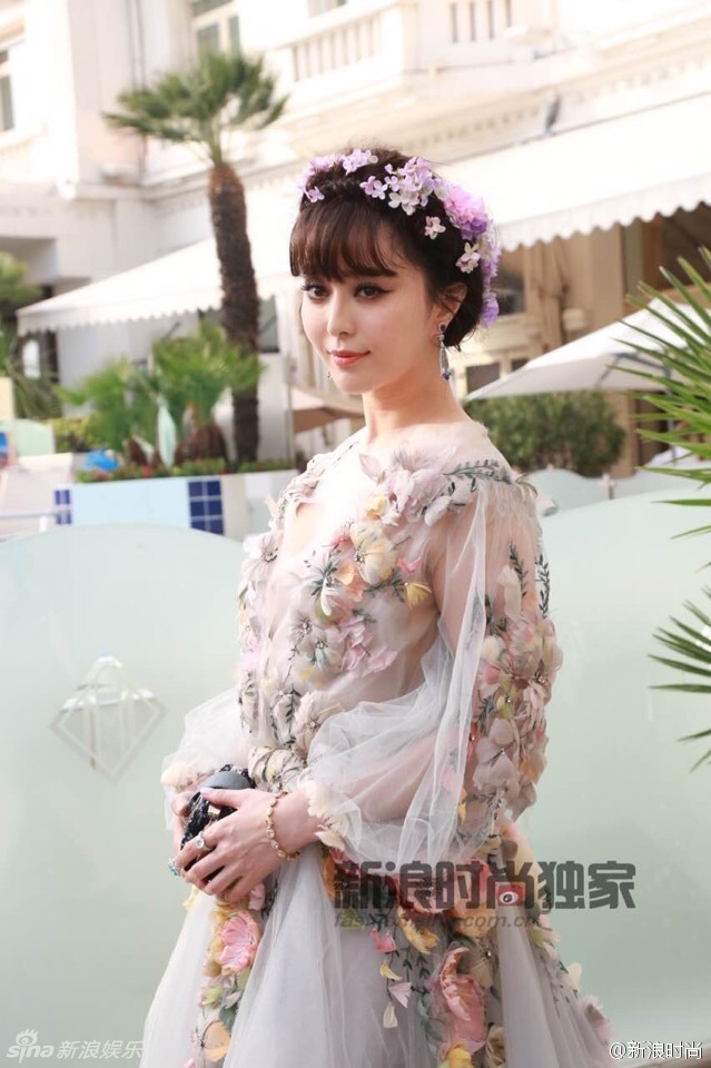 'Tiên nữ' Phạm Băng Băng hạ phàm khiến phóng viên ở Cannes phát cuồng