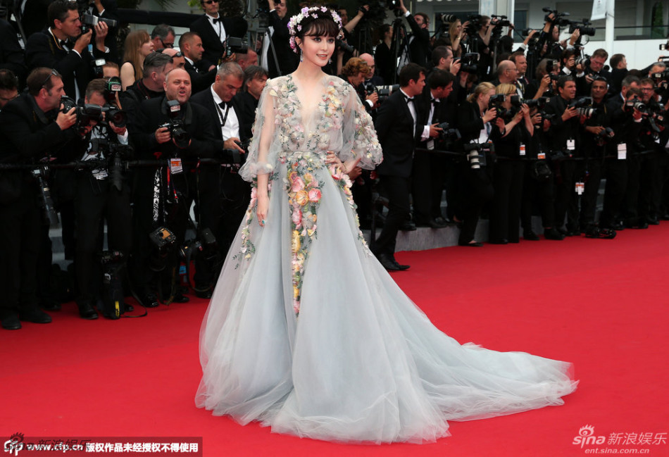 'Tiên nữ' Phạm Băng Băng hạ phàm khiến phóng viên ở Cannes phát cuồng