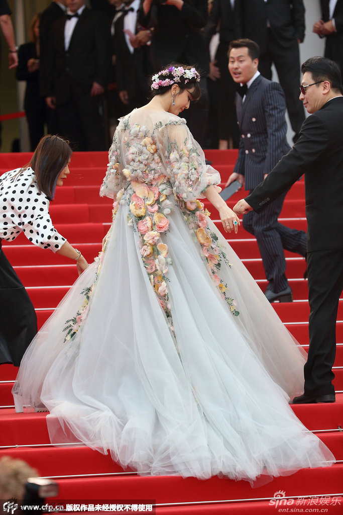 'Tiên nữ' Phạm Băng Băng hạ phàm khiến phóng viên ở Cannes phát cuồng