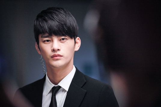 Bất ngờ với tin SNSD Sunny đang hẹn hò cùng Seo In Guk