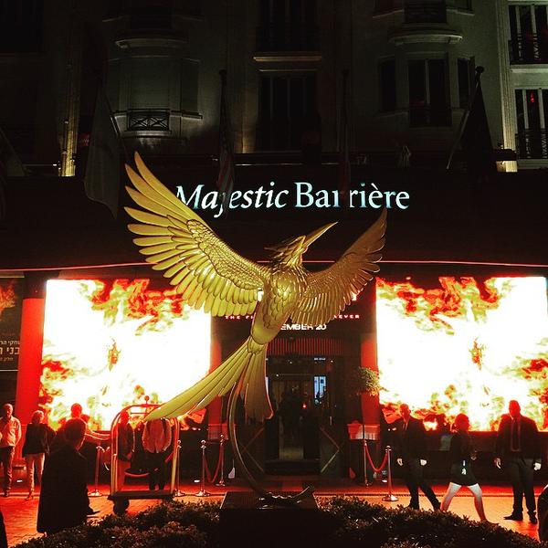 Phiến quân Katniss khoe trang phục mới cáu trong “Mockingjay - Part 2”