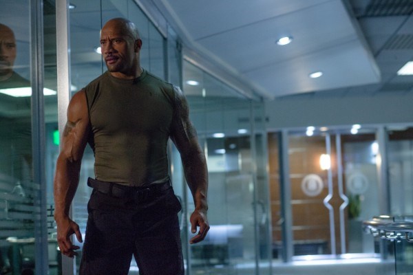 Cười té ghế với các quái xế 'Fast & Furious 7' phiên bản xe bò