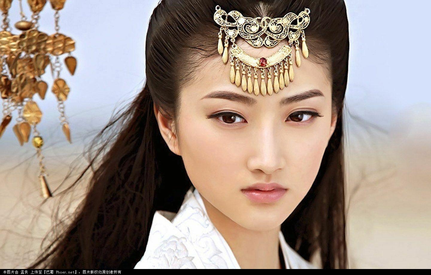 Những vai diễn cổ trang đẹp đến ngẩn ngơ của màn ảnh Hoa ngữ