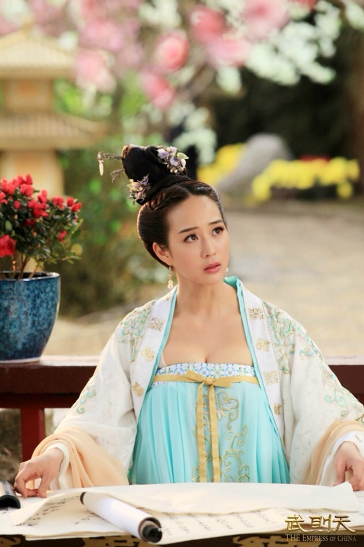 Những vai diễn cổ trang đẹp đến ngẩn ngơ của màn ảnh Hoa ngữ