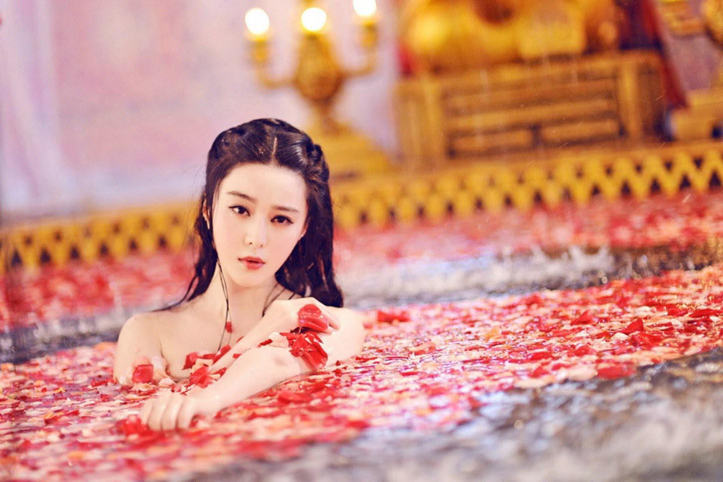 Những vai diễn cổ trang đẹp đến ngẩn ngơ của màn ảnh Hoa ngữ