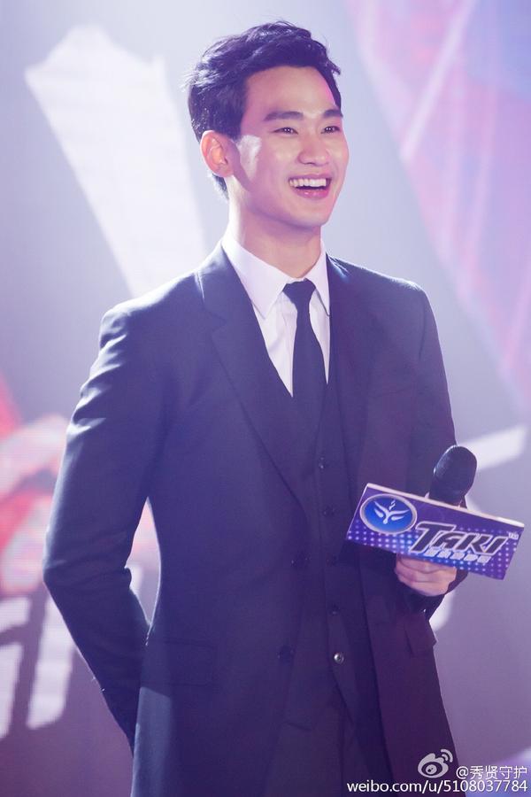 Kim Soo Hyun bị 'tố' bán vé sự kiện mắc cho fan, giá vé lên tới 3200 USD