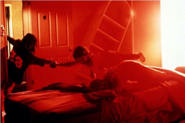 Lạnh sống lưng xem những tên hề “Yêu Tinh” dọa khán giả chết khiếp