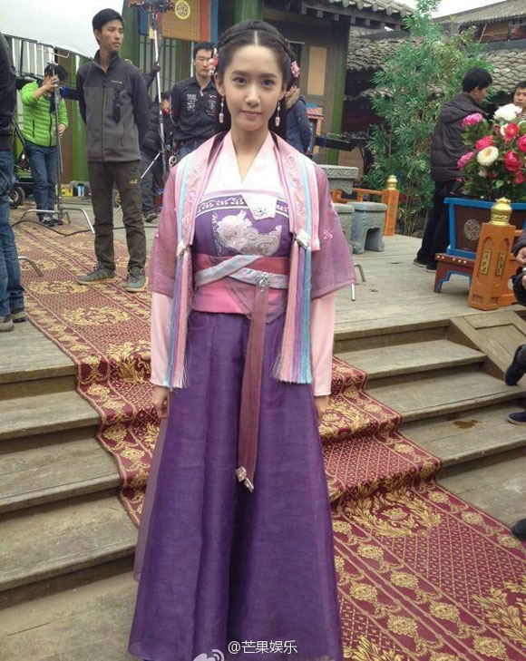Park Min Young xinh đẹp 'ăn đứt' Yoona với tạo hình cổ trang
