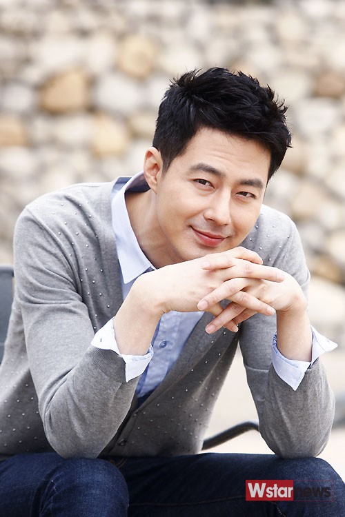 Song Joong Ki bị những quý ông U40 'đè bẹp' trên bảng xếp hạng