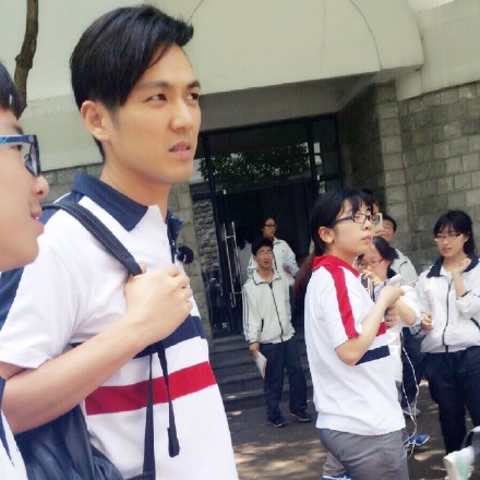 Chung Hán Lương khiến người hâm mộ sốc khi quyết định đi học lại