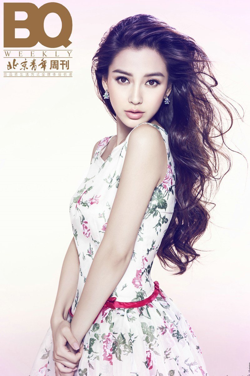 Ngã ngửa với tạo hình mỹ nhân ngư giống chuột Mickey của AngelaBaby