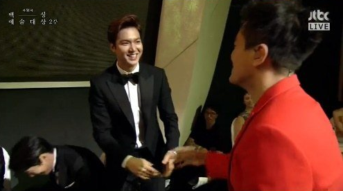 Thích thú trước khoảnh khắc Lee Min Ho 'ra mắt bố vợ' Park Jin Young