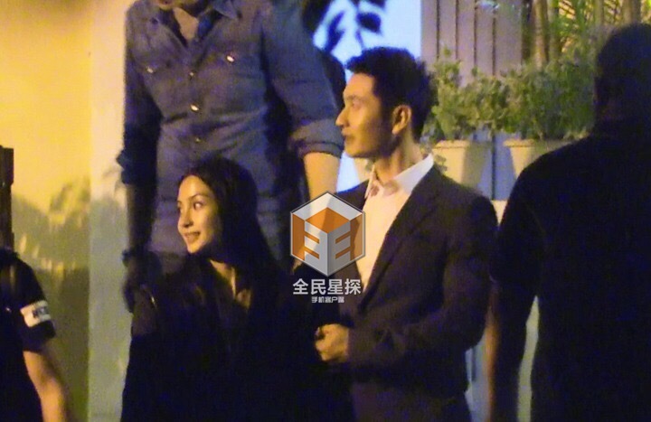 Huỳnh Hiểu Minh và AngelaBaby làm tiệc mừng ngay sau khi đăng ký kết hôn