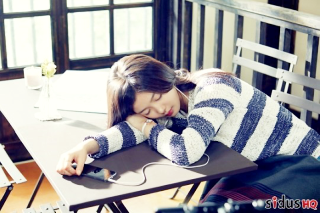Thích thú trước hình ảnh 'phát cuồng' đáng yêu của Kim Yoo Jung