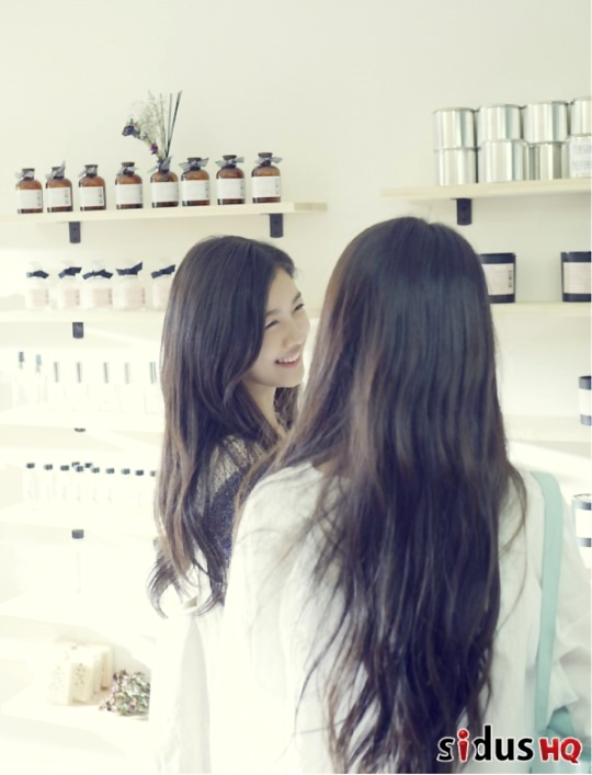 Thích thú trước hình ảnh 'phát cuồng' đáng yêu của Kim Yoo Jung