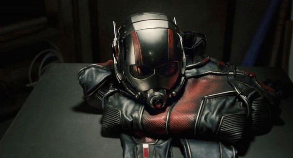 Bí ẩn trong bộ trang phục “Ant-Man” được tiết lộ