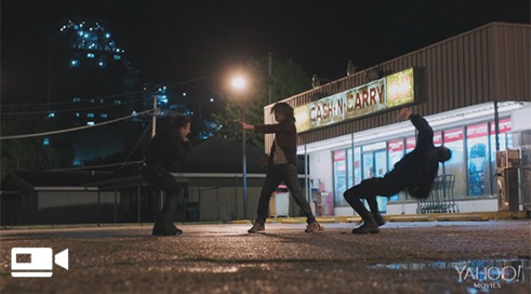 Sát thủ Kristen Stewart bầm dập trong “American Ultra”