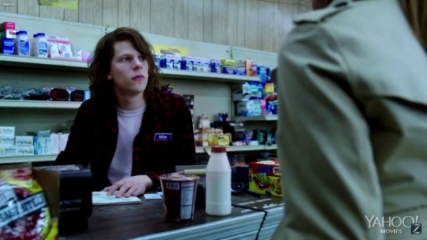 Sát thủ Kristen Stewart bầm dập trong “American Ultra”