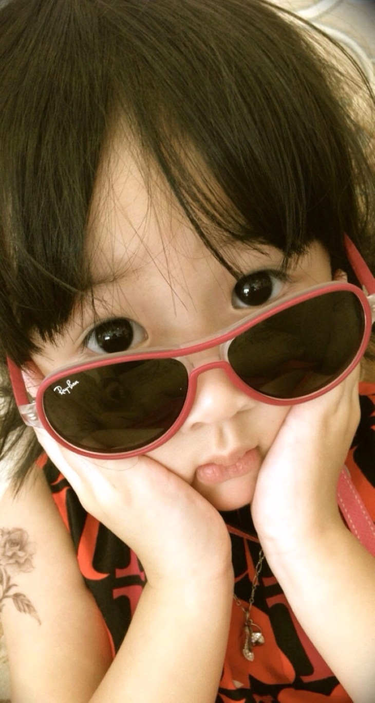 Những 'cậu ấm cô chiêu' nhà sao Hoa ngữ tạo sóng gió từ khi còn bé xíu