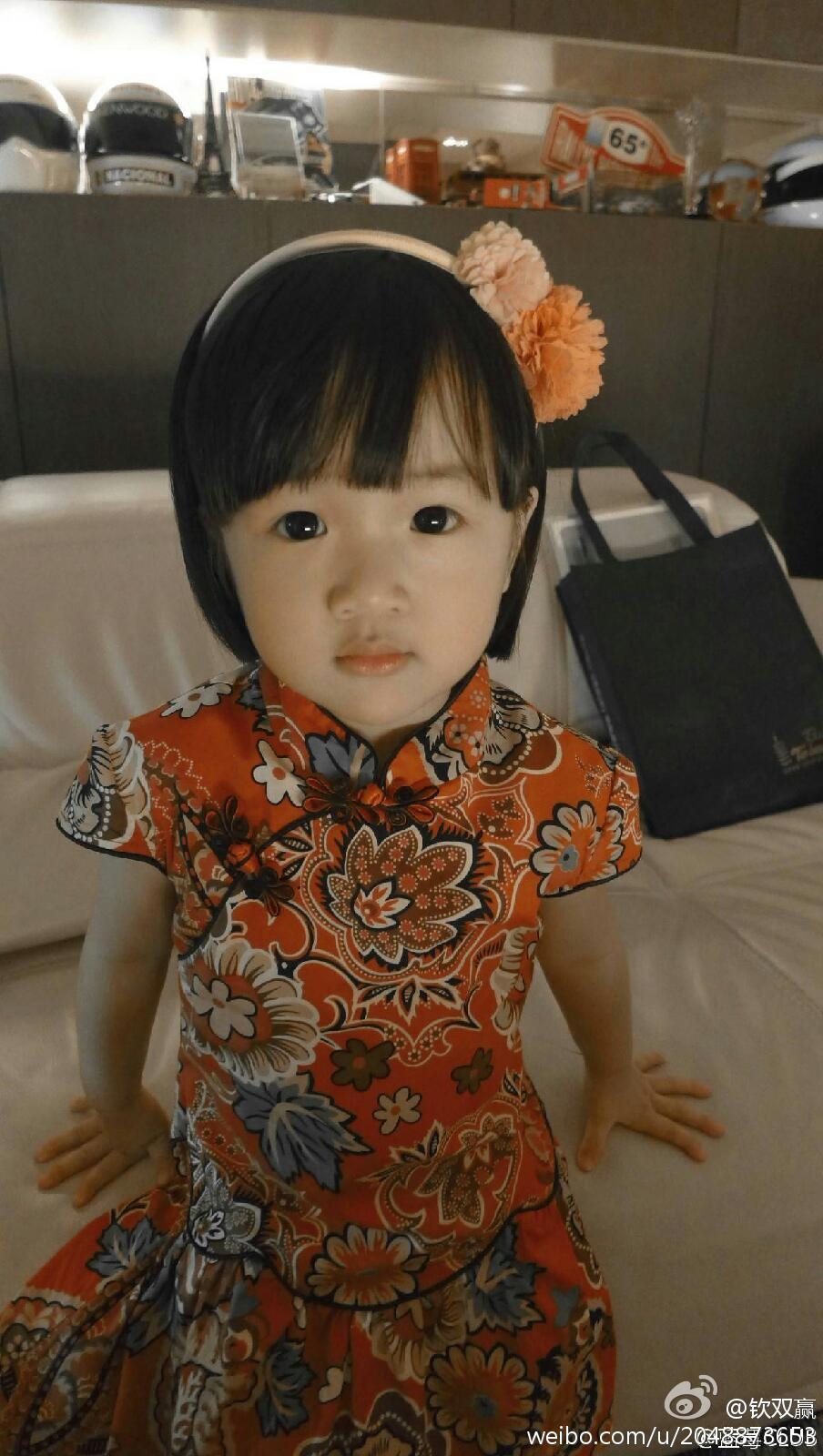 Những 'cậu ấm cô chiêu' nhà sao Hoa ngữ tạo sóng gió từ khi còn bé xíu