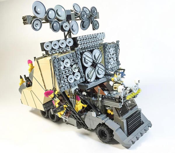 'Mad Max: Fury Road' đáng yêu hóa với phiên bản Lego