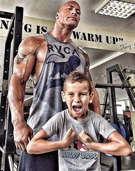 Cơ bắp đáng giá ''triệu đô'' của ngôi sao 'The Rock' Dwayne Johnson